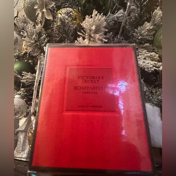 Victoria's Secret Bombshell Intense - Picture 8 of 17